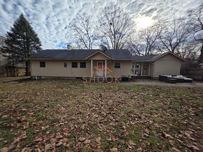 Building Photo - / MOVE IN SPECIAL / SIGN YOUR LEASE BY THE END OF MARCH 15 AND GET A $500 CREDIT! UPDATED RANCH C...