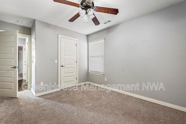 Building Photo - 4405 SW Eggersway Pl