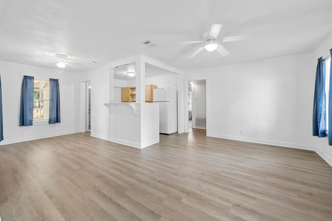 Building Photo - 324 Dixie St