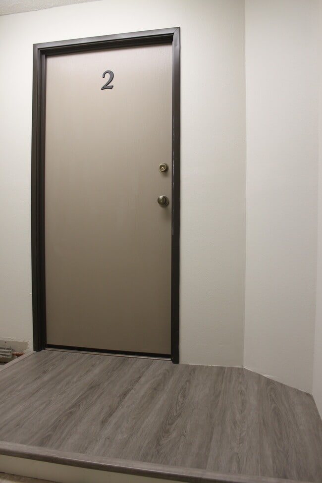 Interior Front Door - 1109 5th Ave S