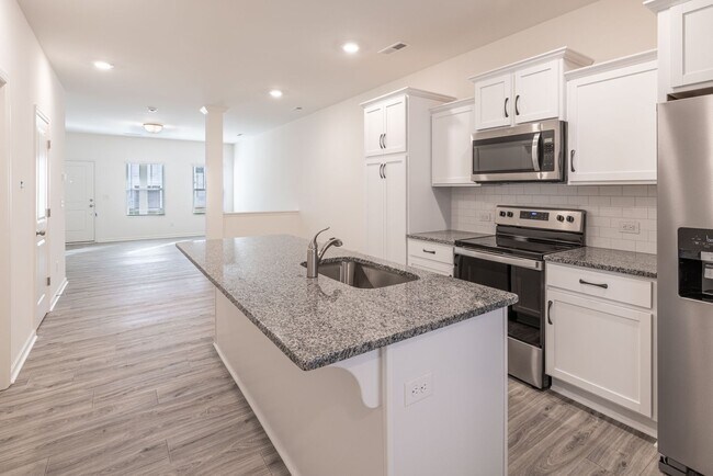 Building Photo - 465 Kinnerton Pl