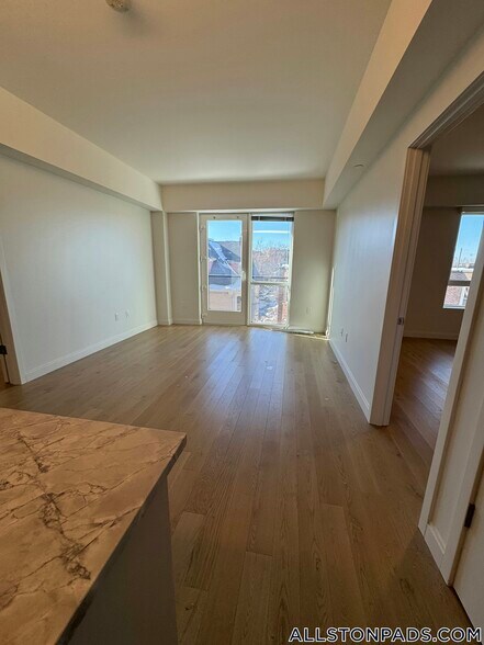 Building Photo - 55 Brighton Ave