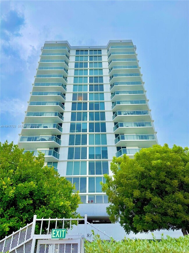 Building Photo - 2401 Collins Ave