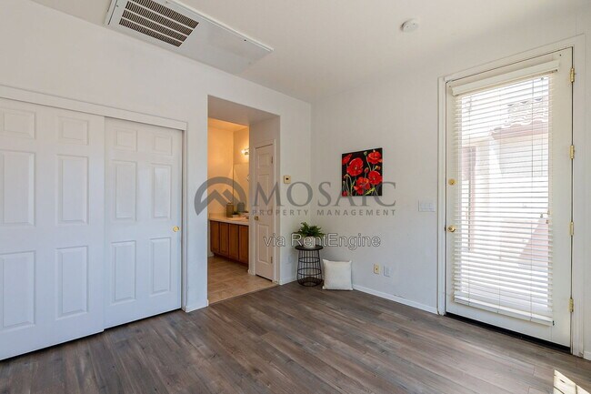 Building Photo - 39718 N Rolling Green Way