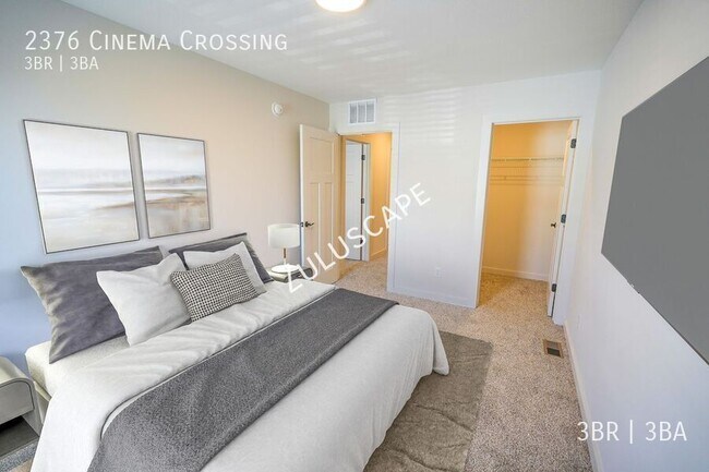 Building Photo - 1331 E Berry St