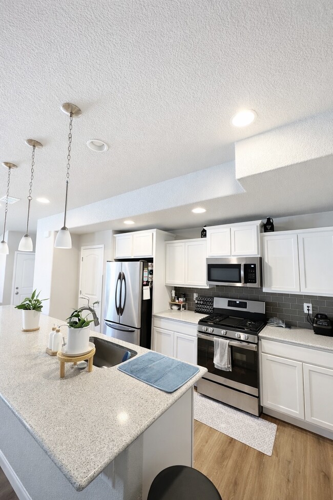 Building Photo - 4015 Samaritan Lp