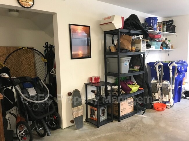 Building Photo - 4055 Hartland St