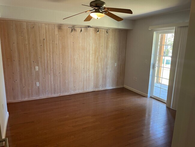 Building Photo - 2007 Crazy Horse Cir