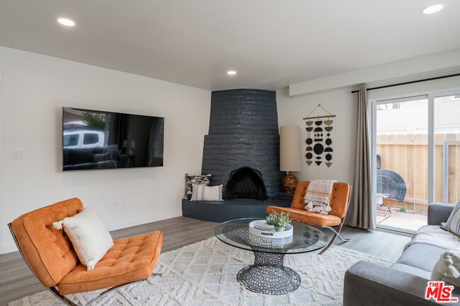 Building Photo - 329 Rosemont St