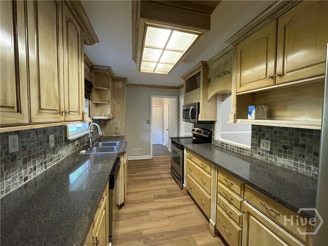 Building Photo - 260 Timberlane Dr