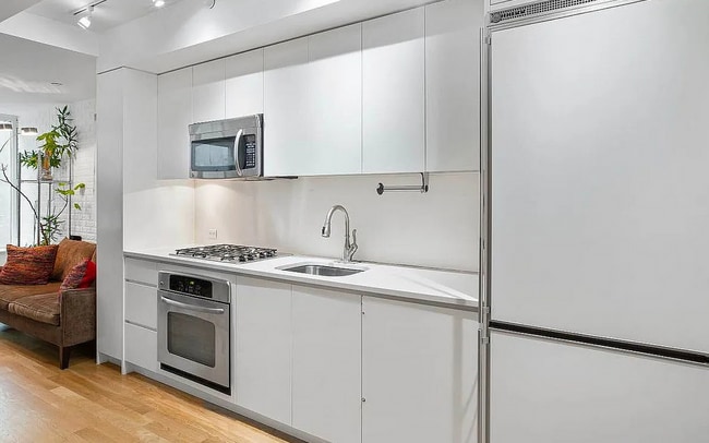 Building Photo - 172 E 73rd St