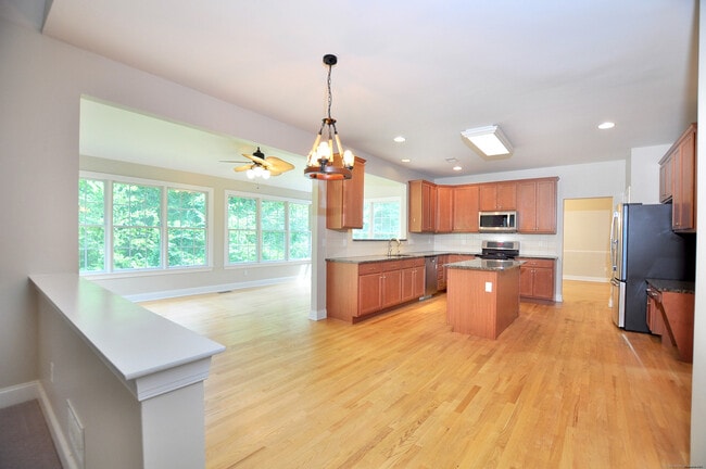 Building Photo - 34 Auburn Knoll