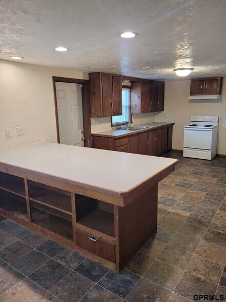 Building Photo - 910 Harrington Ave