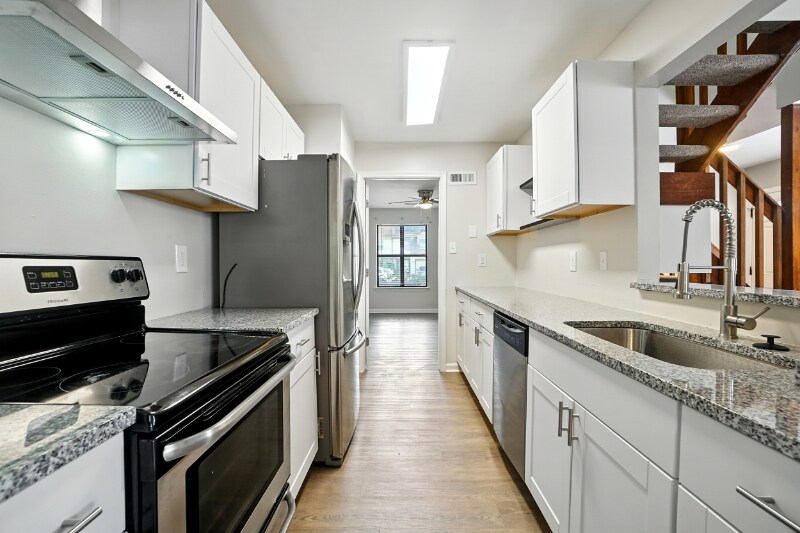 Building Photo - 4721 Woodglen Ct