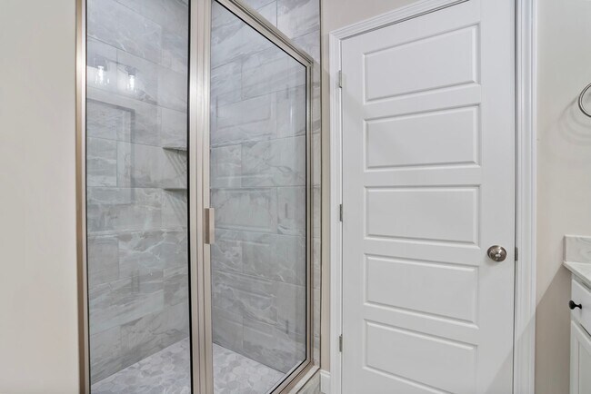 Building Photo - 3601 Westlake Dr