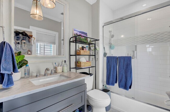 Building Photo - 315 Ashley Ave