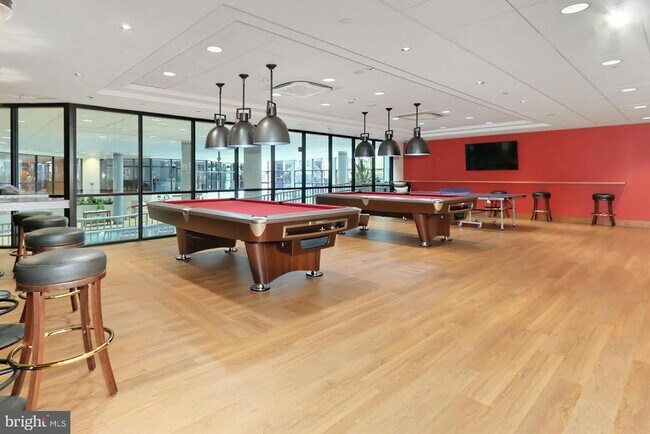 Building Photo - 5903 Mt Eagle Dr