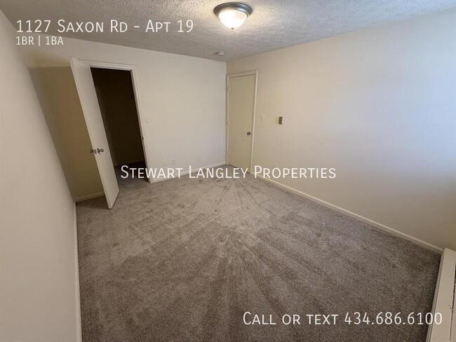 Building Photo - 1127 Saxon Rd