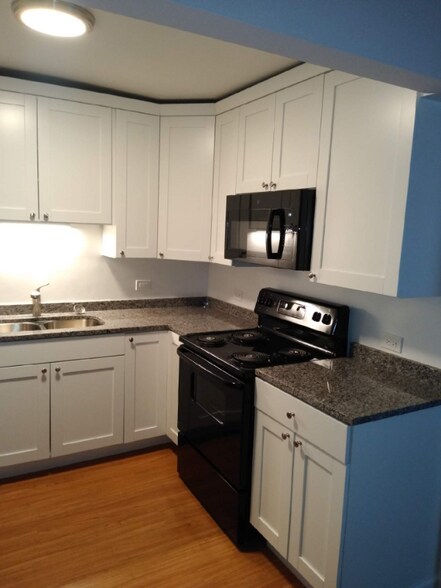 Building Photo - 480 St Moritz Dr