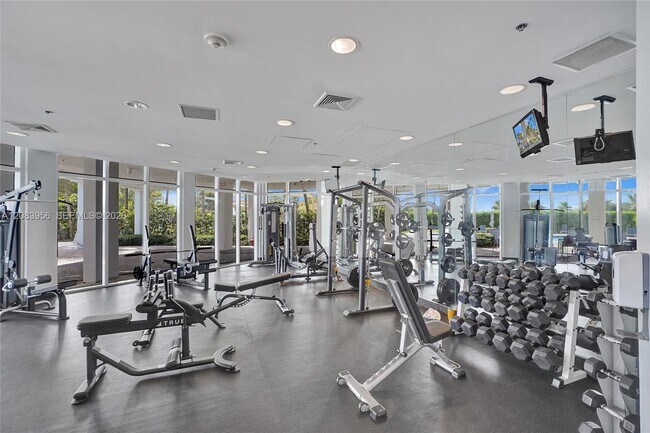 Building Photo - 6515 Collins Ave