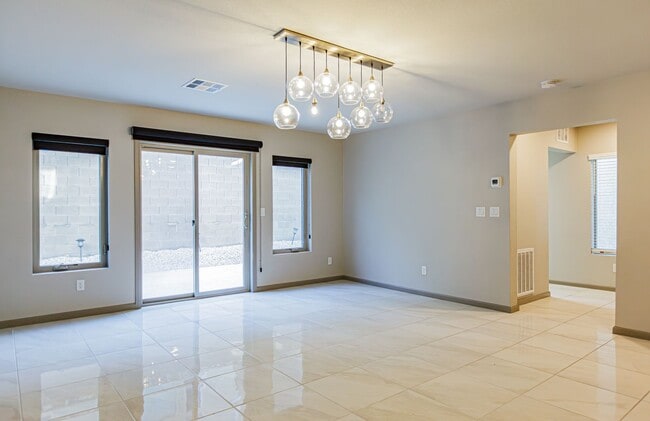 Building Photo - Rooftop Balcony