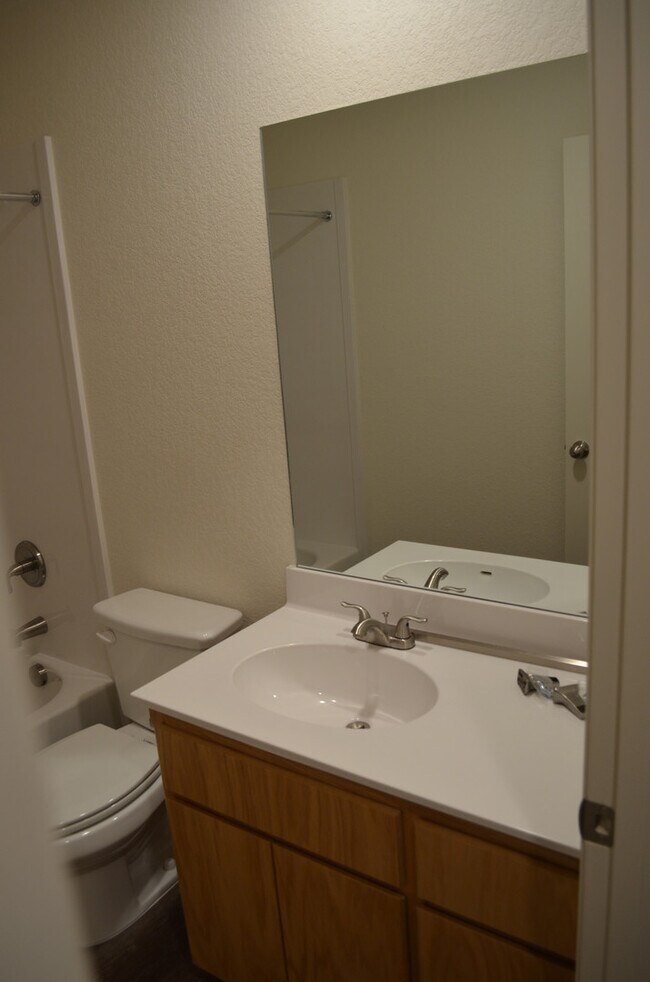 Building Photo - 211 Coby Dr