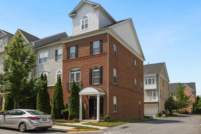Building Photo - 8014 Endzone Way