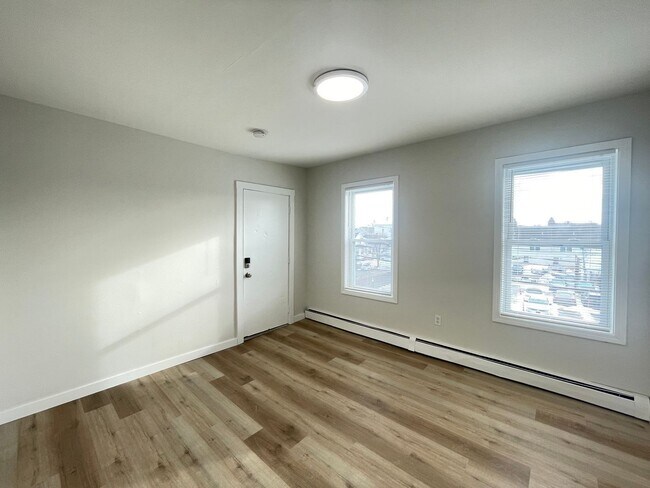 Building Photo - 124 Beech St