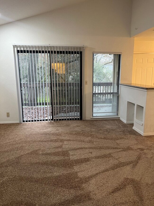 Building Photo - SPACIOUS 2 BEDROOM CONDO - BOTH HAVE ENSUITES!