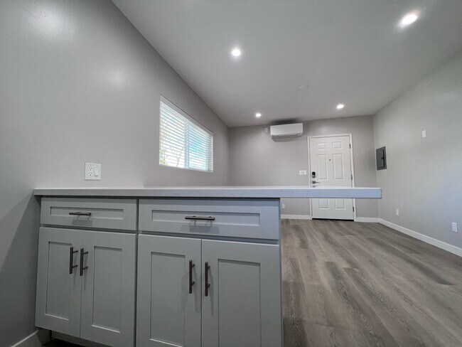 Building Photo - 23922 Archwood St