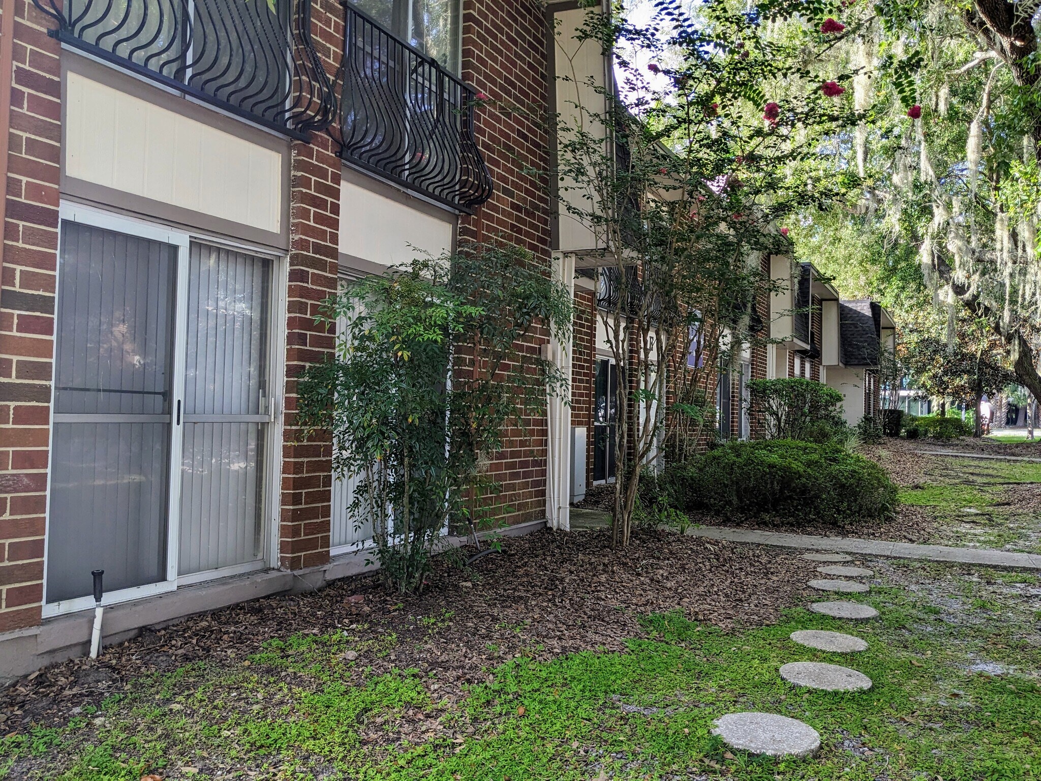 SHE (Summit House E) on SW 16th Court - 1700 SW 16th Ct