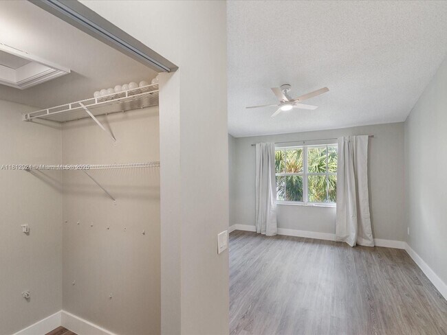 Building Photo - 155 NW 96th Terrace