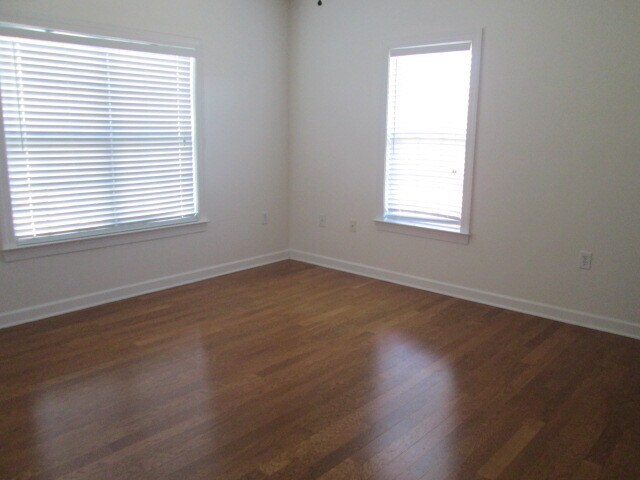Building Photo - 104 Sunset Cir