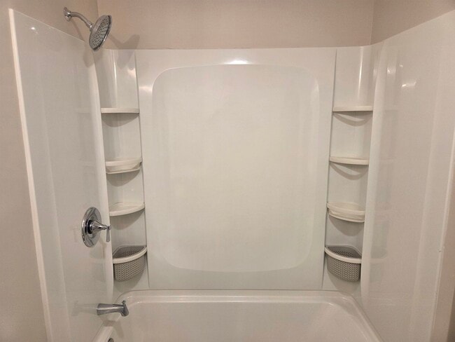 Building Photo - 136 Mammoth Rd