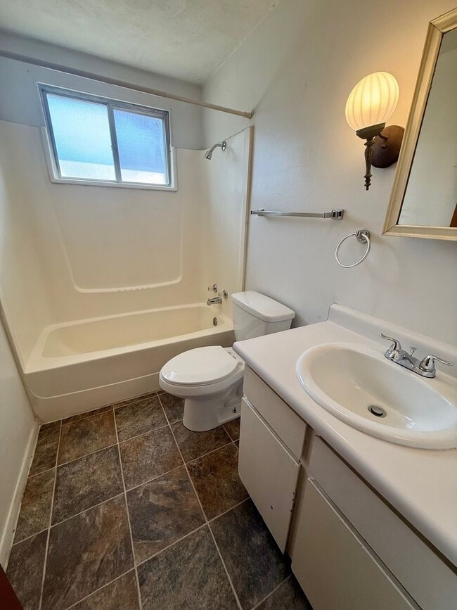 Building Photo - 3 Bedroom with Storage