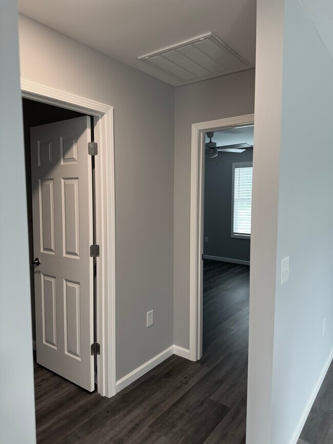 Building Photo - 105 Leslies Home Dr