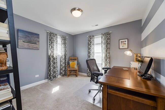 Building Photo - 415 N President St