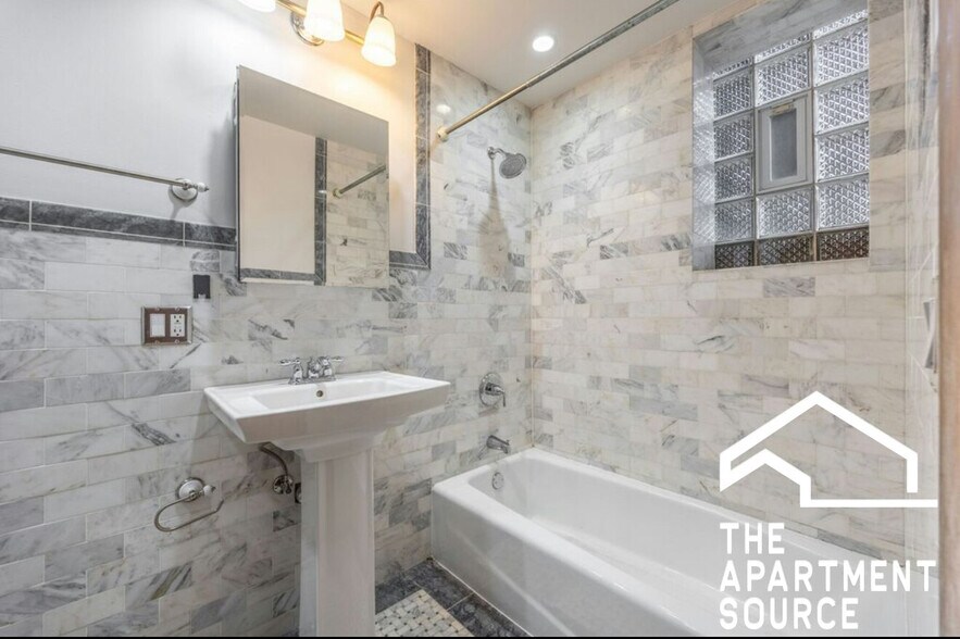 Building Photo - 4305 N Richmond St