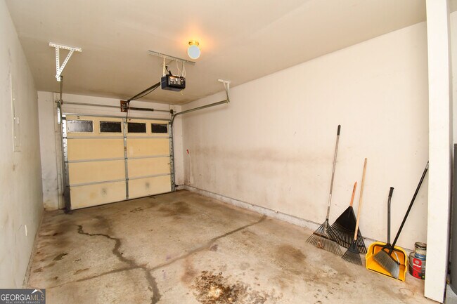 Building Photo - 4747 Bob White Run