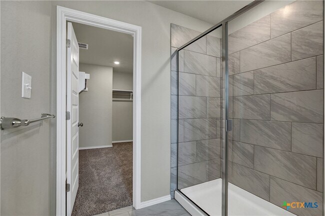 Building Photo - 267 Kinsley Wy