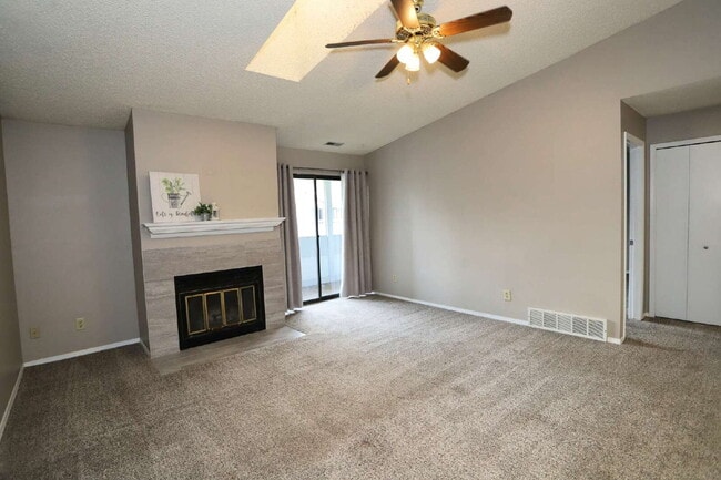 Building Photo - Modern Comfort Meets Style in This Sunlit,...