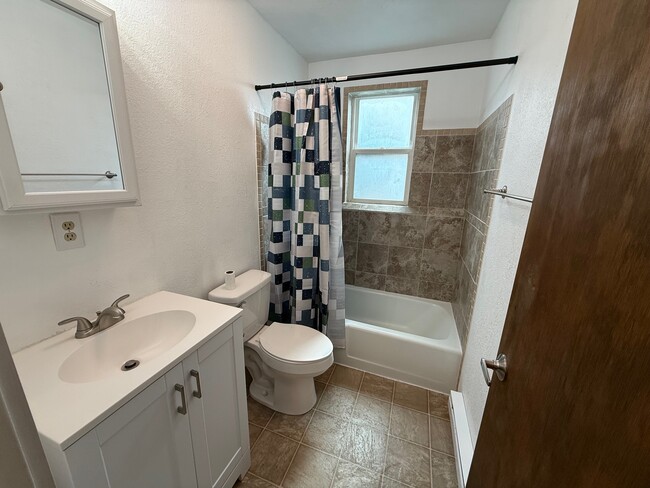 Building Photo - 310 N 9th Ave