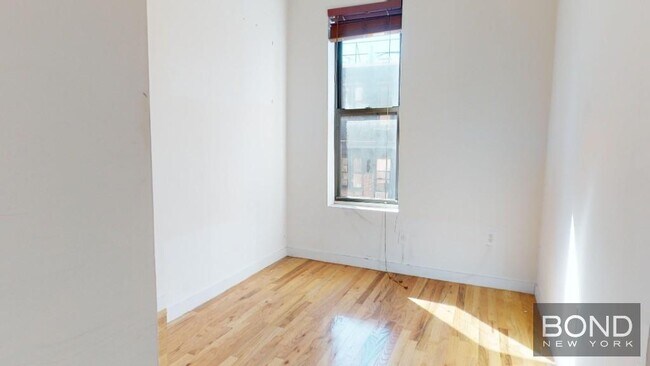 Building Photo - 312 E 91st St