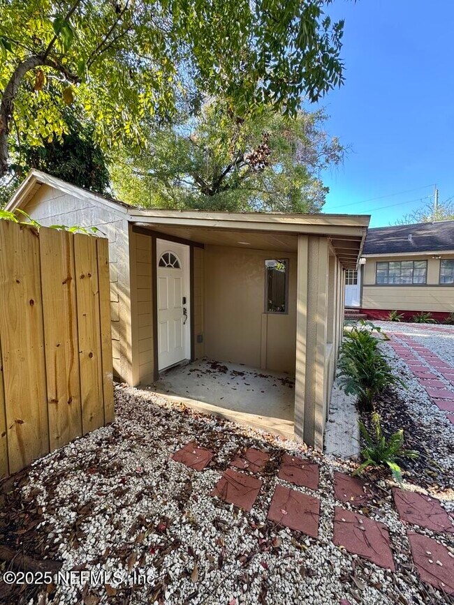 Building Photo - 1631 Thacker Ave