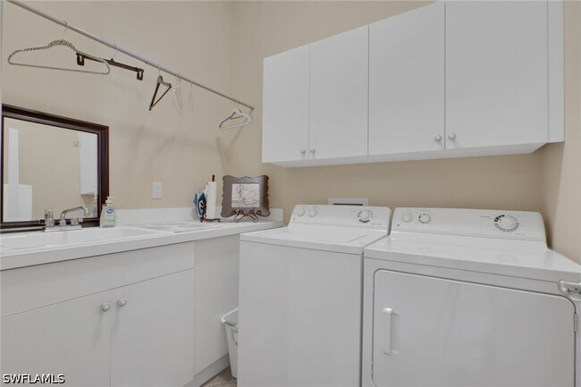 Building Photo - 3535 Cherry Blossom Ct