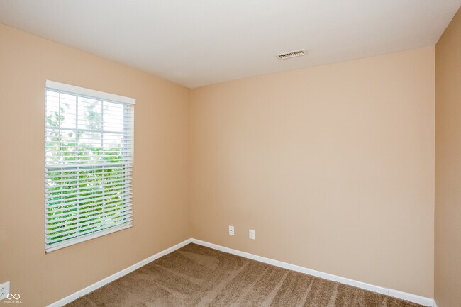 Building Photo - 10902 Spirit Dr