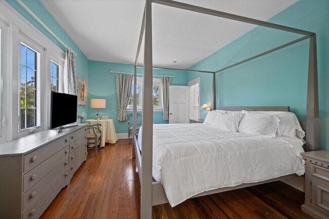 Building Photo - 141 Chilean Ave