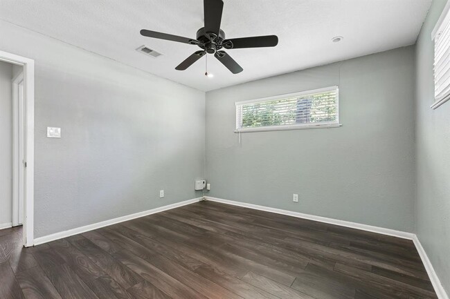 Building Photo - 4523 Avenue H