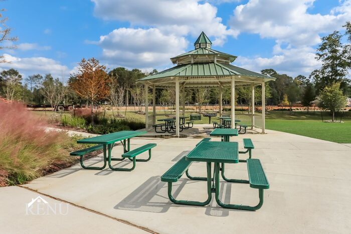 Building Photo - 10445 Sweetwater Creek Dr