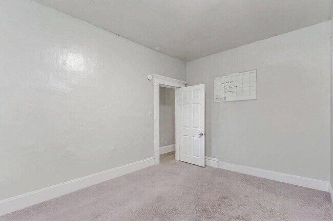 Building Photo - 196 W 8th Ave